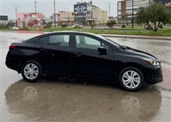 نيسان فيرسا